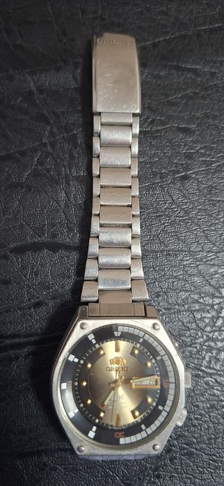 Продам часы "orient SK"