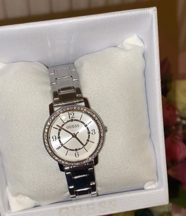 Часы guess в идеальном состоянии