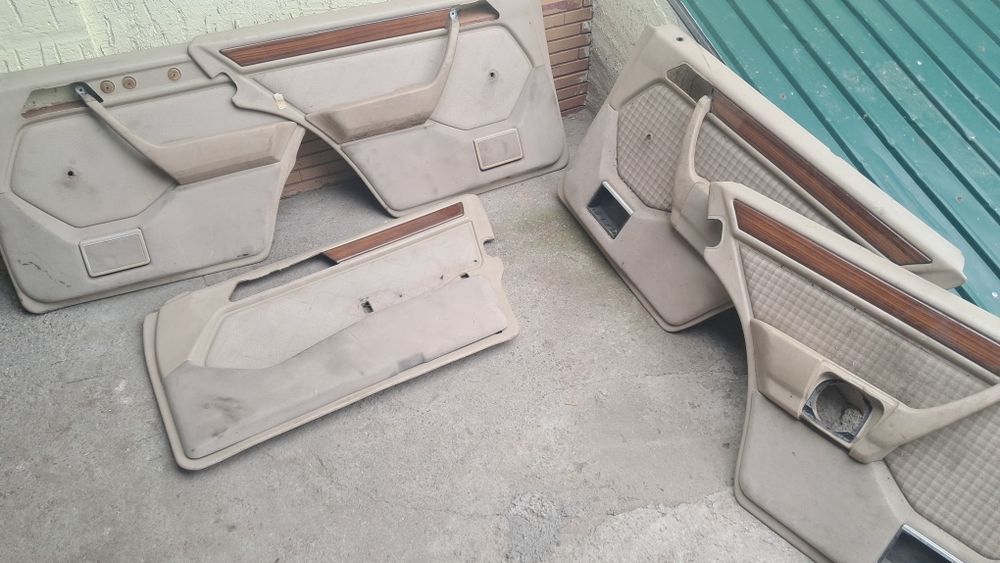 Мерс.124 дверные карты.