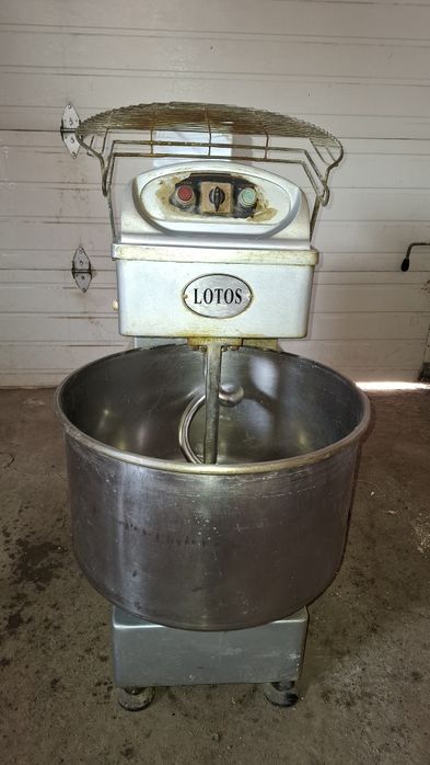 Тестомешалка LOTOS HS 50A