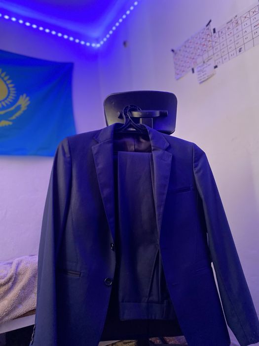 Продаю два кастюм 5000