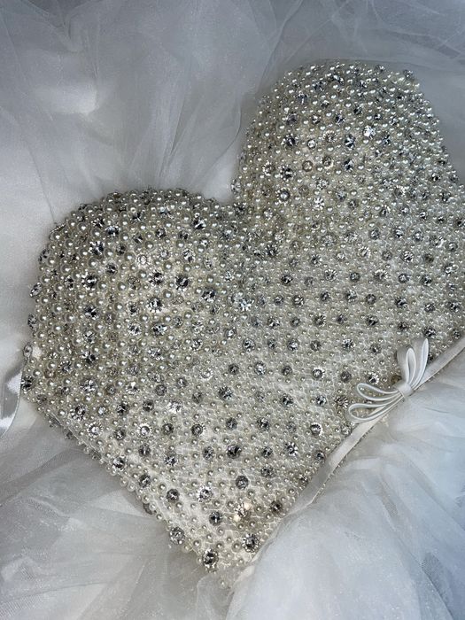 Булчинска рокля с камъни и перли