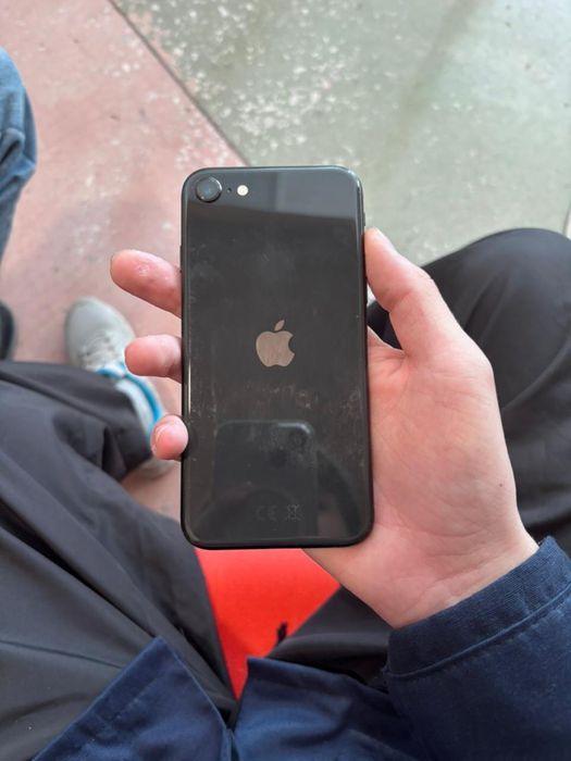 Айфон се 2020 года