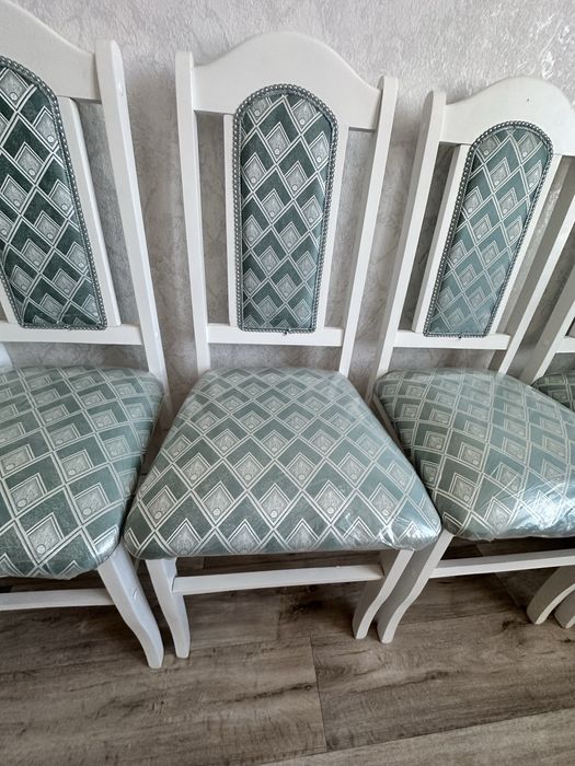 Продам Стол гостинный со стульями