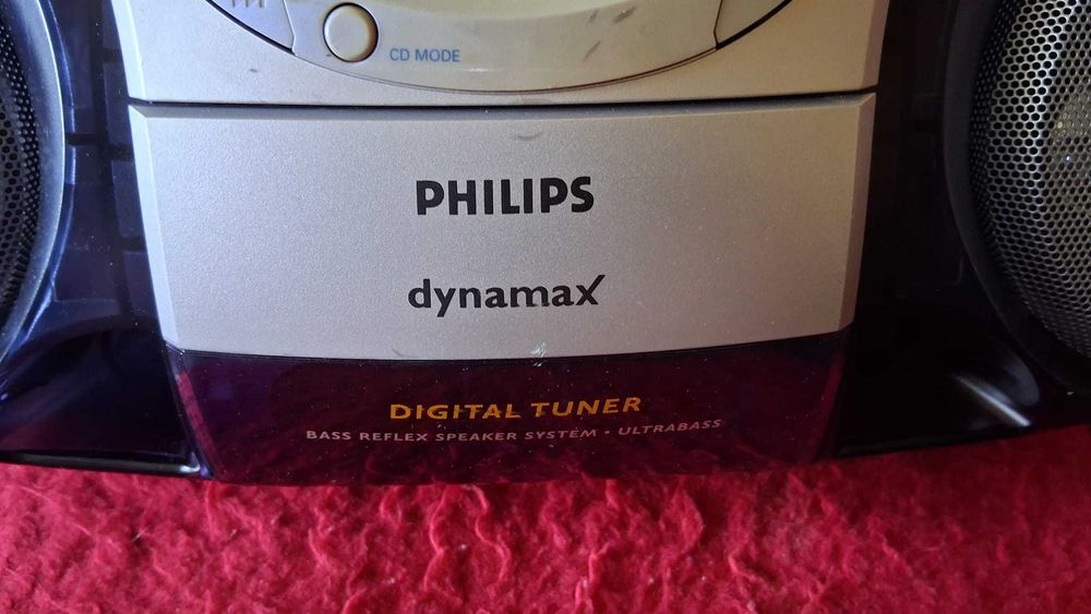 Radiocasetofon stereo cu CD Philips