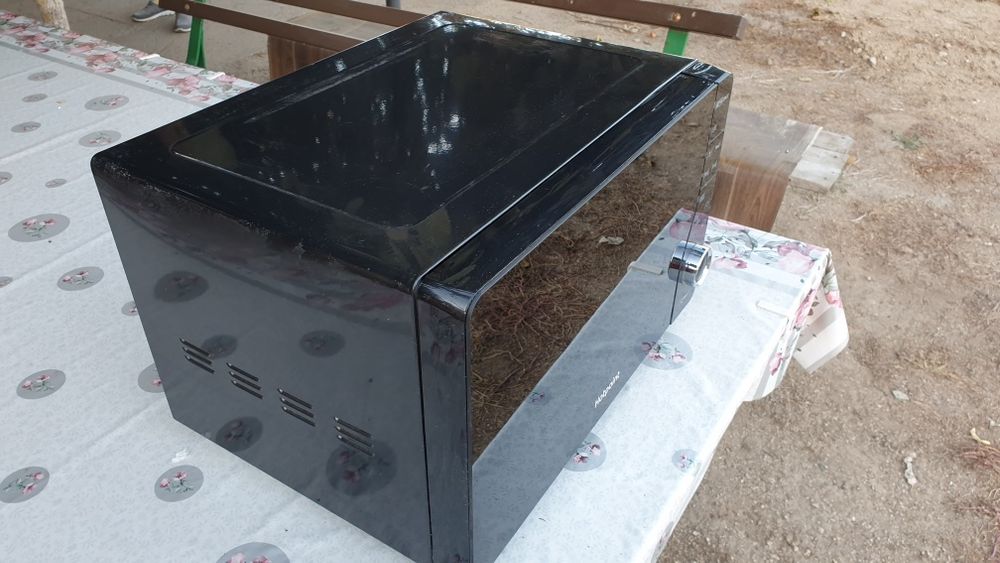 Микровълнова фурна "Hotpoint Ariston"