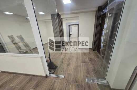 Дава се под наем  в Варна, Колхозен пазар -  кв.м за 747.66 € - Снимка #2