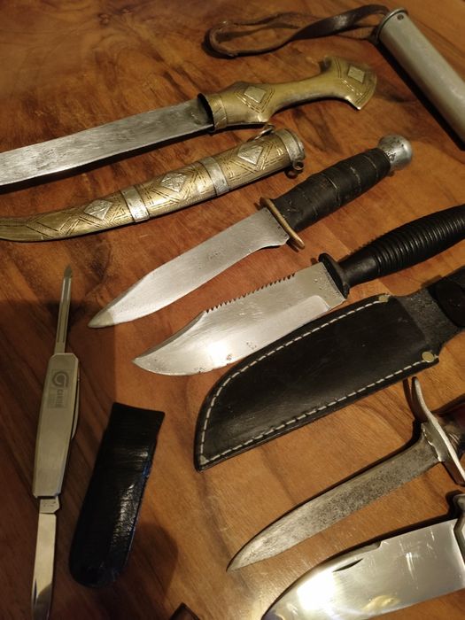 Лот от ножове и ножки...