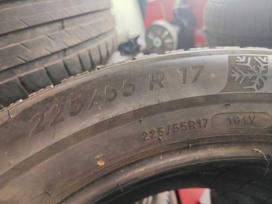 2бр.зимни гуми 225/55/17 Michelin