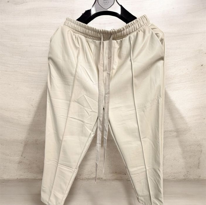 Pantaloni din piele cu siret lung