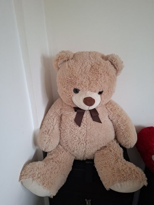 Голяма плюшена  мечка