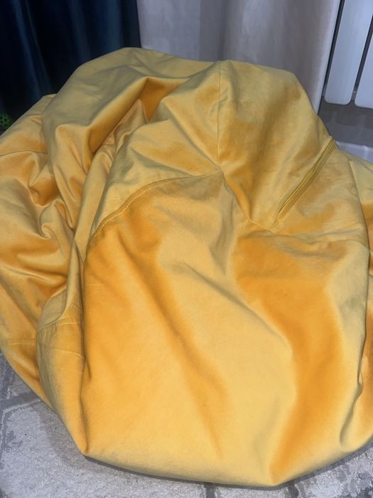 Желтый пуфик мешок