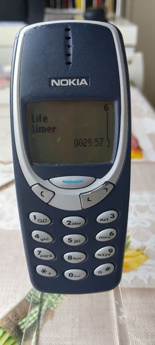 Нокия 3310 с чисто нова батерия и зарядно.