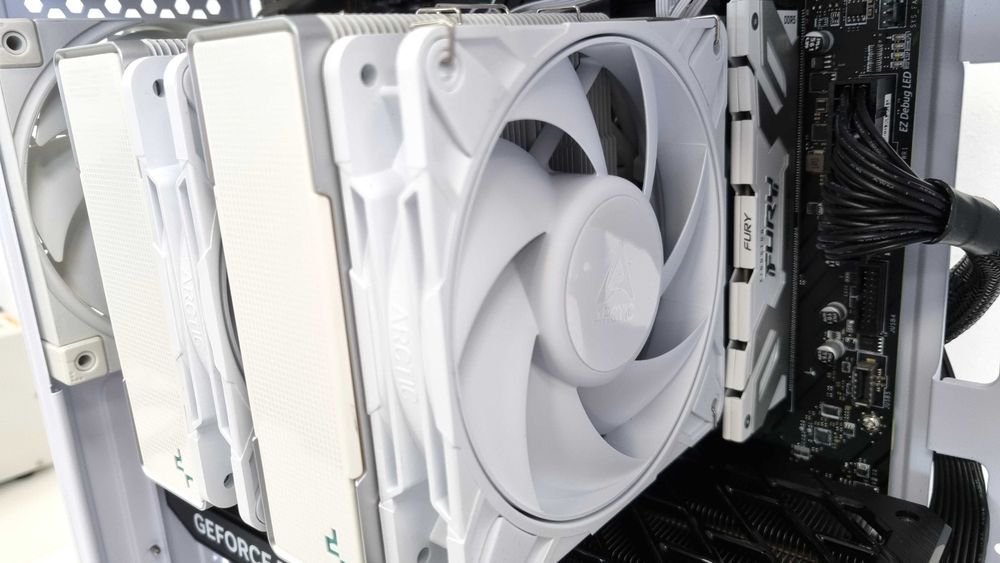 Работна станция / геймърски компютър i7-14700KF RTX 4070 Super 64GB