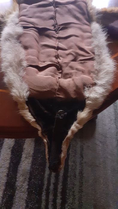 Vând blănuri de vulpi roșcate