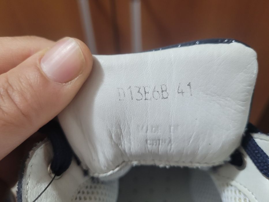 Голям номер дамски кецове