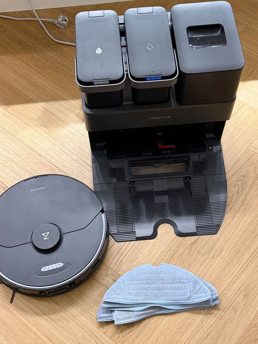 De vânzare robot aspirator Roborock S7 MaxV Ultra cu stație de curățare automată