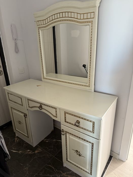 Комод, туалетный столик