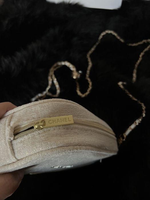 Козметика и чанти на Chanel