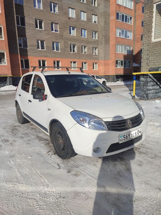 Продам Рено сандеро. 2013г. Газ бензин.