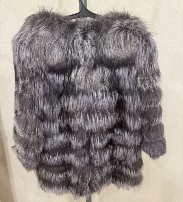 Продам натуральную чернобурка шубку