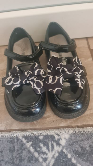 Pantofi fete în stare bună