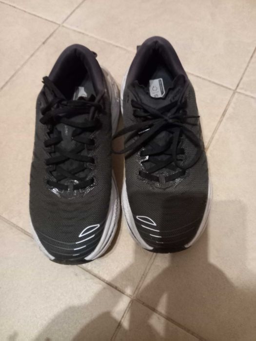 Дамски спортни обувки