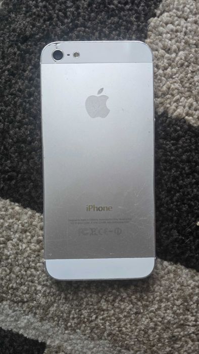 Iphone 5 (На запчасти/восстановление)