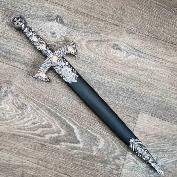 Кама на честта на тамплиерите от Свещения кръстоносен поход - кортик