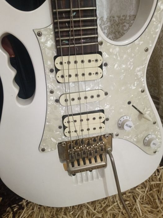 Пртдам гитару Ibanez JЕM