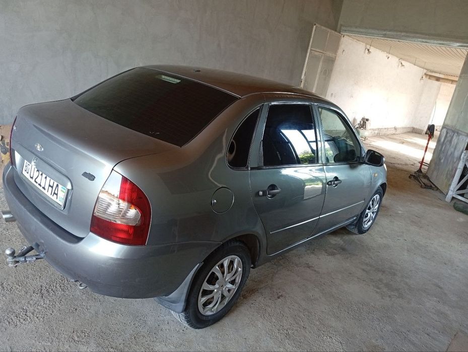 Lada Kalina sotiladi.