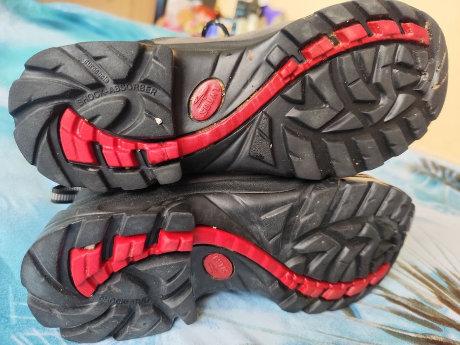 Обувки "Adidas" cloudfoam р.44,5 цена 70лв; Обувки планин., р.40лв.