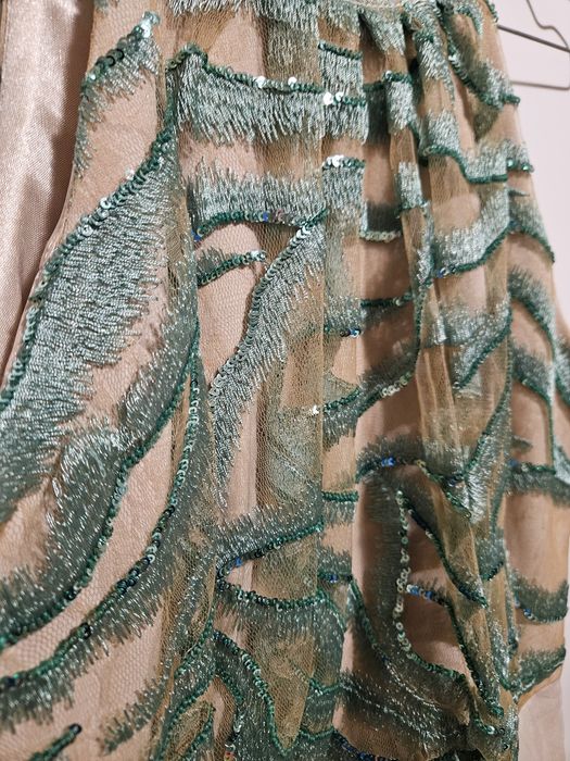 Рокля LUCY, размер М, нова, къса, бежова, тюл