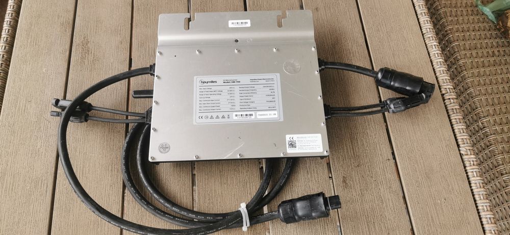 Microinvertor Hoymiles HM-700 on grid invertor