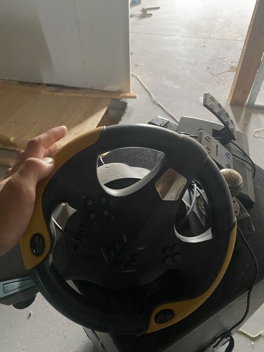 Vand volan pentru PS xbox calcultor