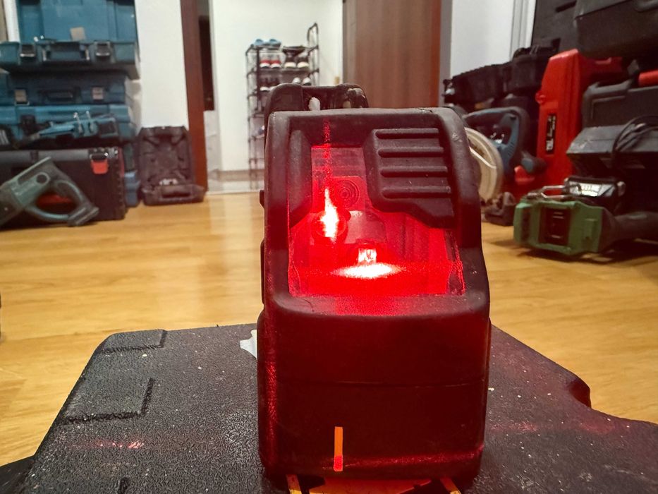 Лазерен Нивелир Dewalt DW088