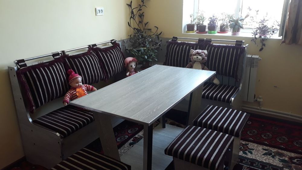 Уголок сотилади.