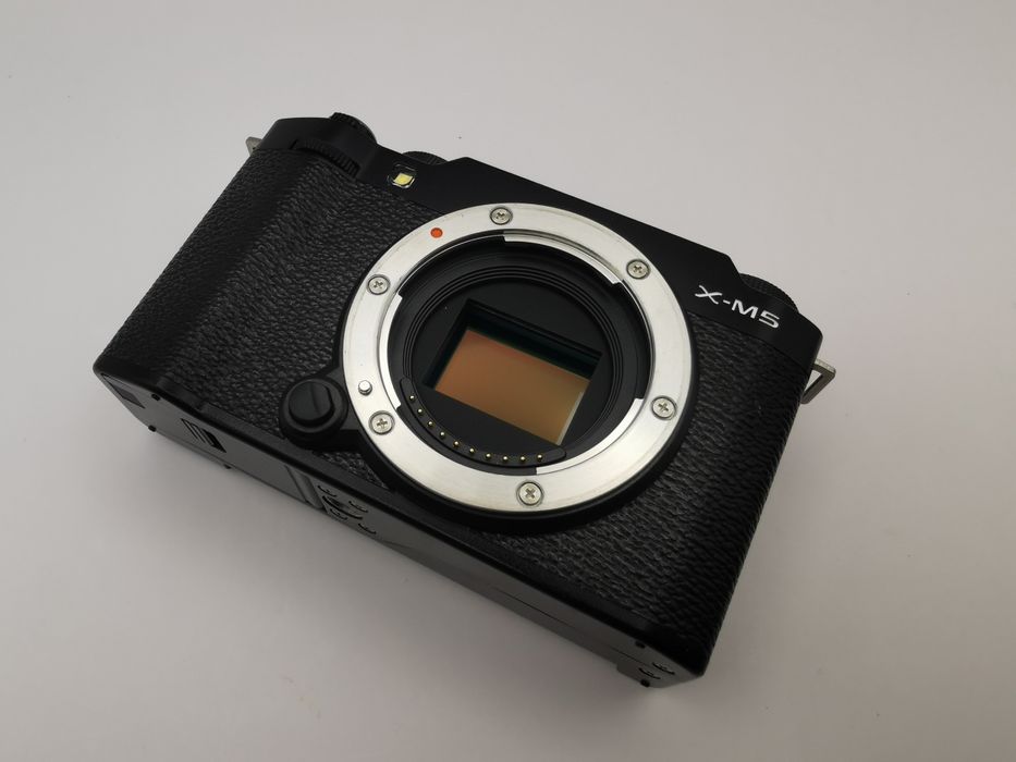 Kit foto Fujifilm X-M5 + Fujifilm XF 35mm F1.4 R