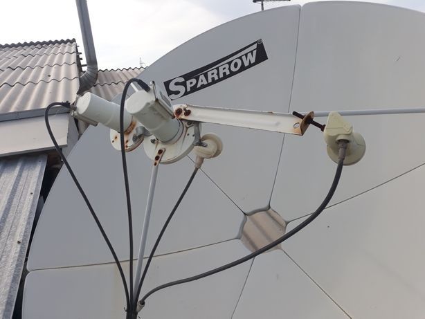 Спутниковая антенна с кабелем и 4 головками