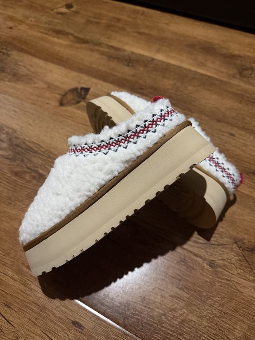 Ugg Tazz blana