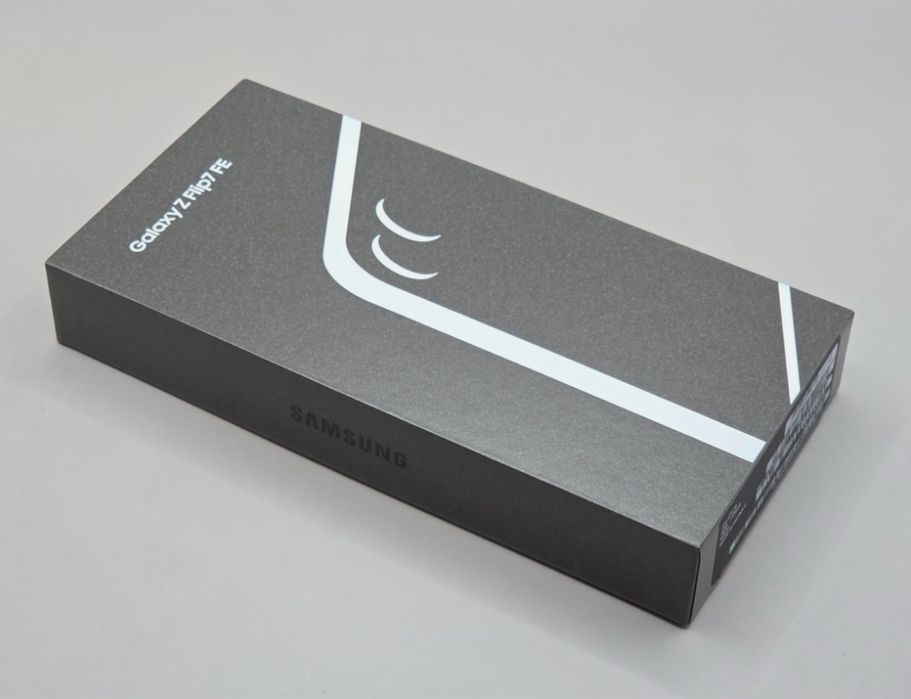 НОВЫЙ Samsung Galaxy Z Flip 7 FE чёрный