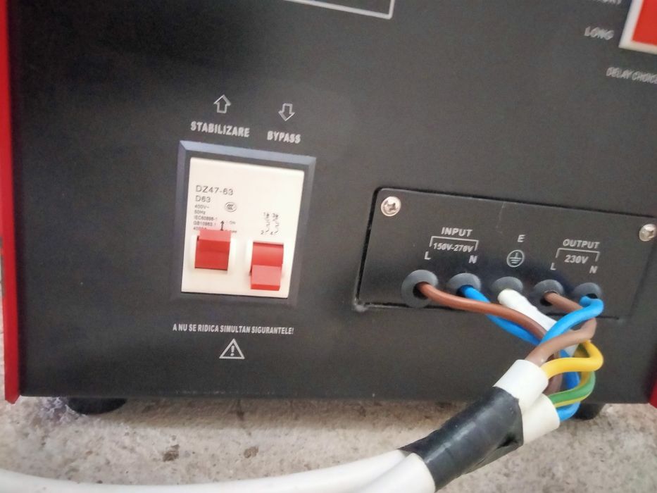 Vând Stabilizator de tensiune! In stare foarte buna de funcționare