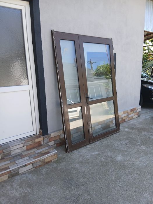 Usă aluminiu maro143X203