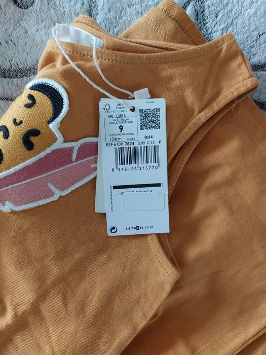 Продават се 2 нови детски рокли Mango 134 cm