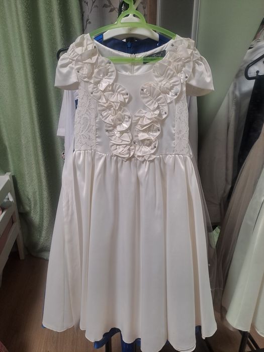 Нарядные платья для девочки