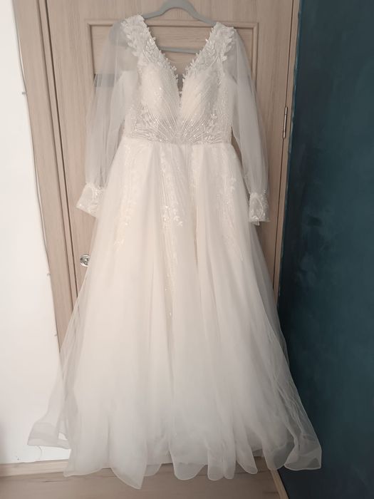 Vand rochie de mireasă !