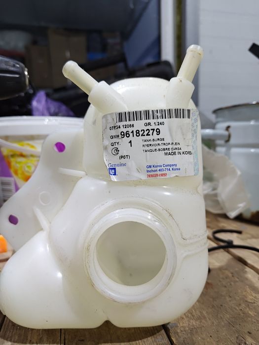 Продам новый бачок расширительный на Chevrolet Lanos, Daewoo Lanos