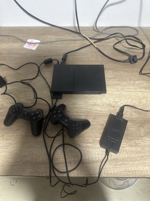 Playstation 2 sony sotiladi ishlaydi