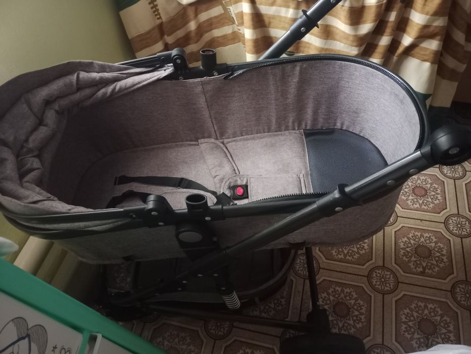 Продам детскую коляску