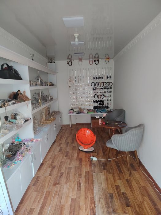 Arendaga magazin, ofis